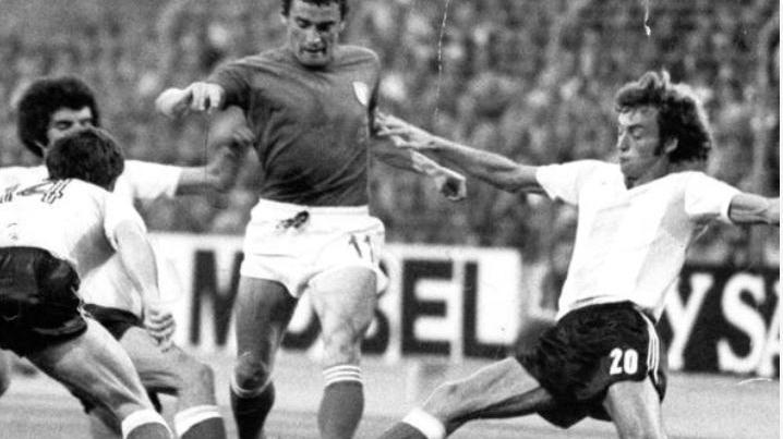 Riva in azione travolgente nella sua ultima partita in azzurro: Italia-Argentina del 1974