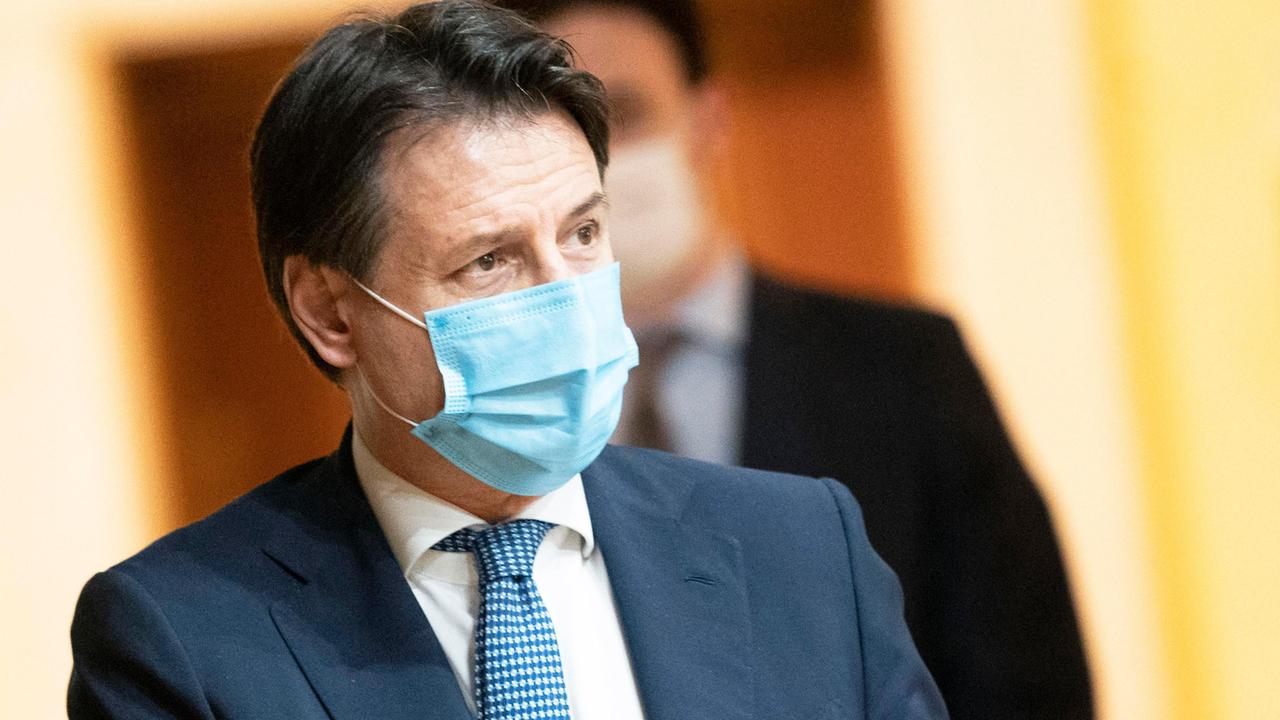 Da lunedì 18 forse si torna con gli amici e nelle seconde case. E stop all'autocertificazione