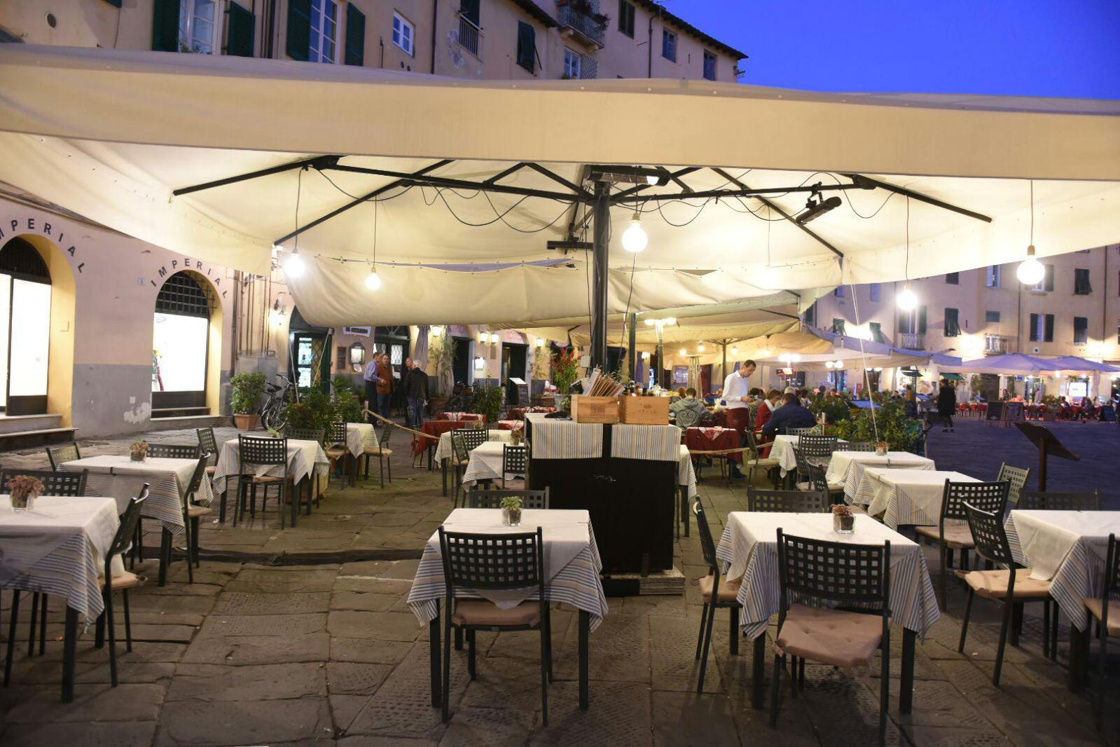 Il Covid si è mangiato 5mila posti di lavoro: crollo delle assunzioni nella ristorazione 