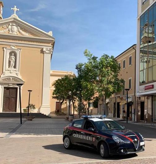 Una pattuglia dei carabinieri della Compagnia di Cecina