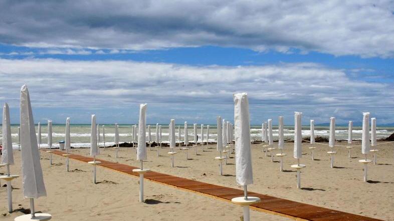 Concessioni balneari estese fino al 2033 anche per Marina e Principina