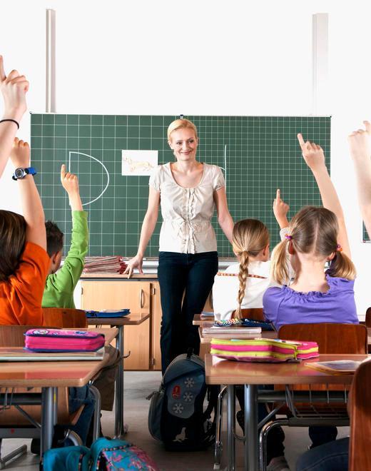 Allarme dei sindacati «Cinquanta docenti in meno da settembre»