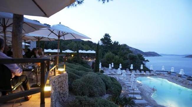 Il Pellicano torna il 26 giugno Metà camere, ma a tutto comfort