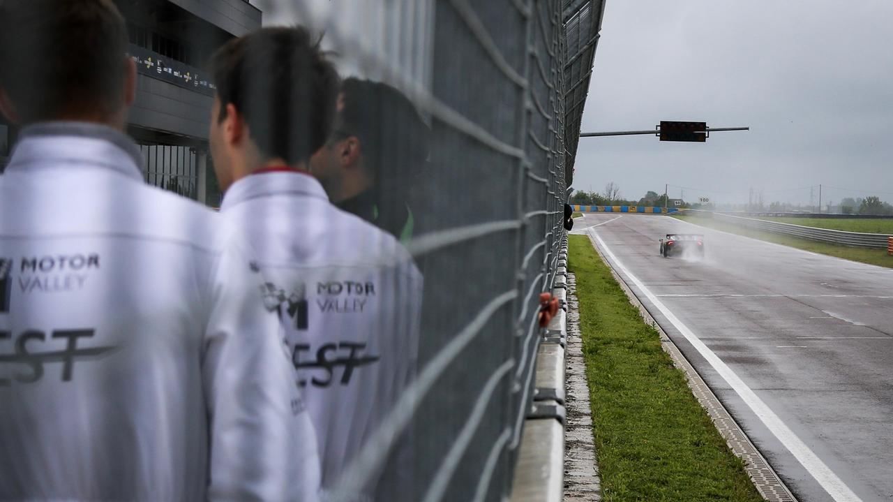 «Anticipiamo il futuro» Il rombo digitale della Terra dei motori
