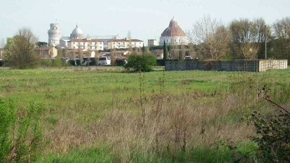 L'area dove era prevista la cittadella sportiva tra il cimitero, via Pietrasantina e via San Jacopo