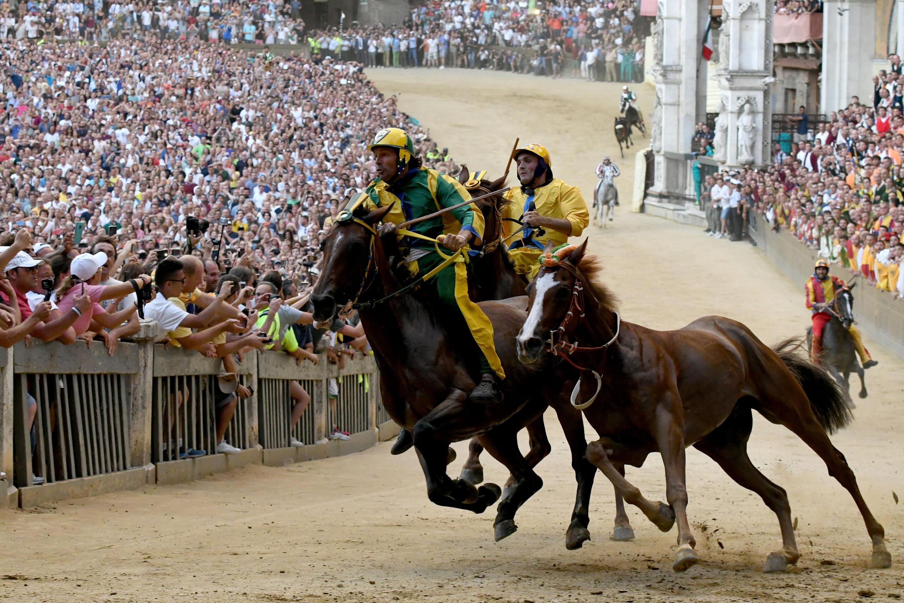 Coronavirus, annullato il Palio di Siena: non succedeva dalla Seconda guerra mondiale