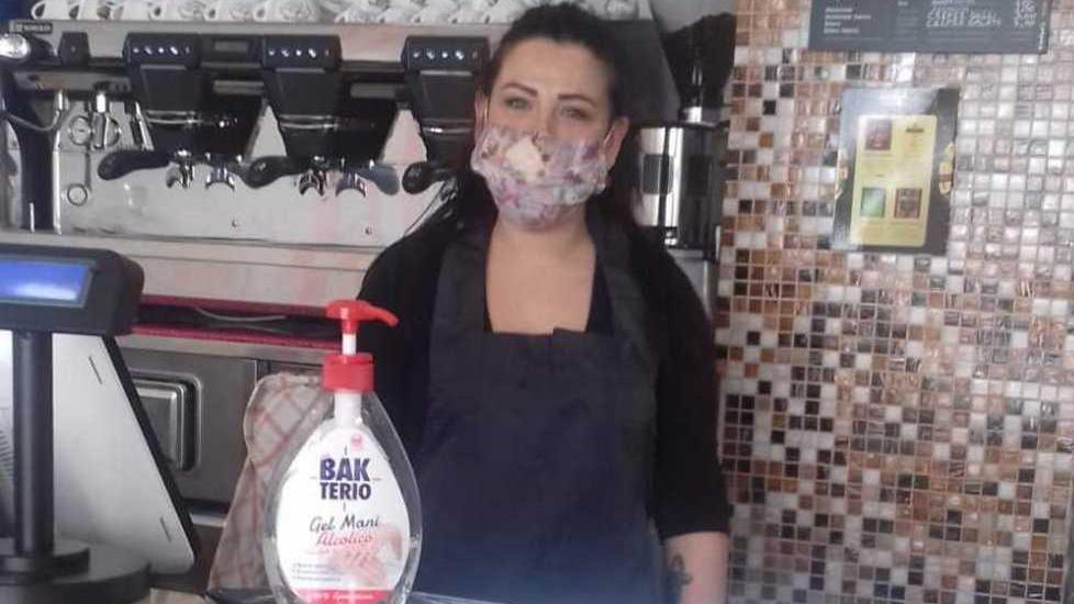 Mascherine, dubbi e preoccupazione Così i baristi si stanno preparando