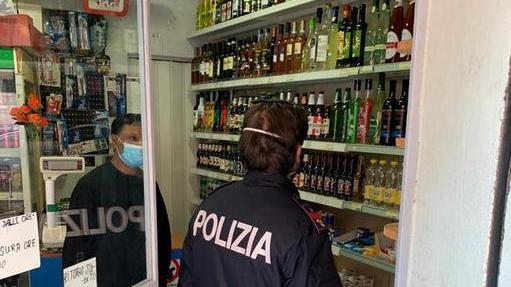 Alcol a minori e violazioni Chiuso un altro negozio