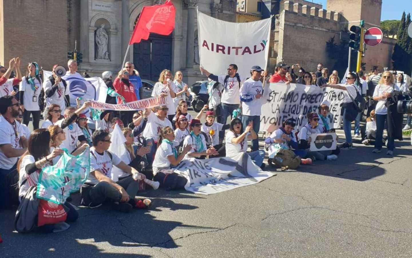 «Ricollocare i lavoratori Air Italy nella Newco» 