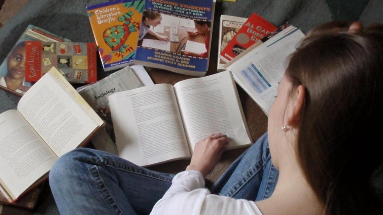 Disponibili in banca i contributi per i libri e il diritto allo studio