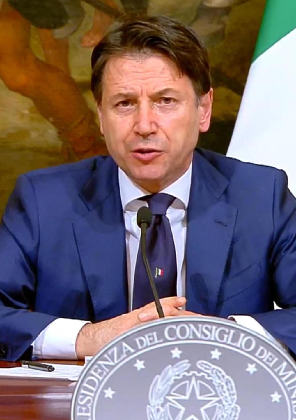 Varato il decreto da 55 miliardi Conte: «Rimette in moto l’Italia» 