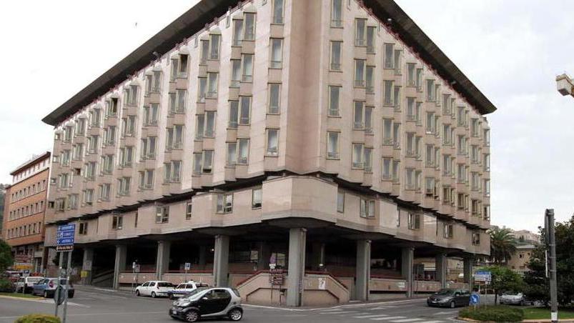 A Massa il Comune riapre le porte, ma solo su appuntamento