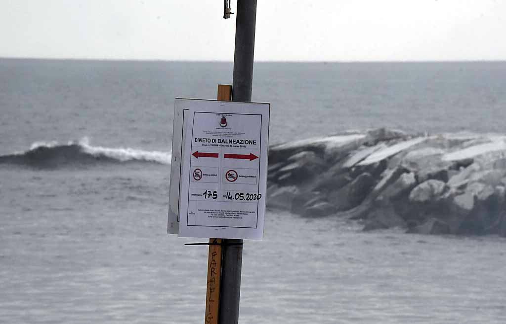 Divieti al mare, la rabbia dei balneari: «Adesso servono decisioni rapide» 