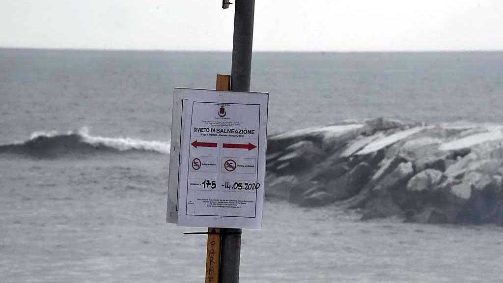 Divieti al mare, la rabbia dei balneari: «Adesso servono decisioni rapide»