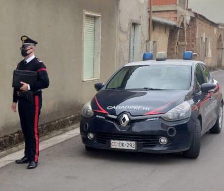 Picchia selvaggiamente la moglie, il giudice lo allontana da casa