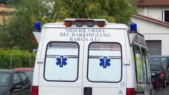 Beve del detersivo, barista in ospedale