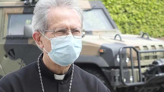 Religioni unite per l’umanità nella piazza senza turisti