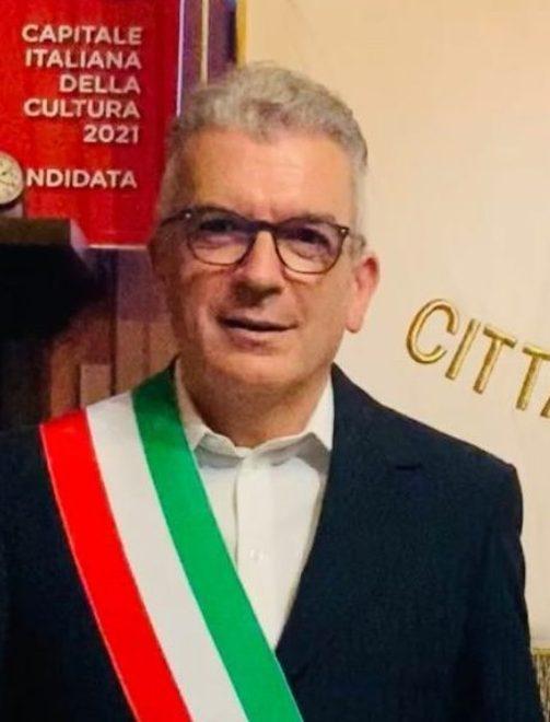 E intanto Santi si appella al governo: «A noi l’Imu e taglio ai costi della Tari»