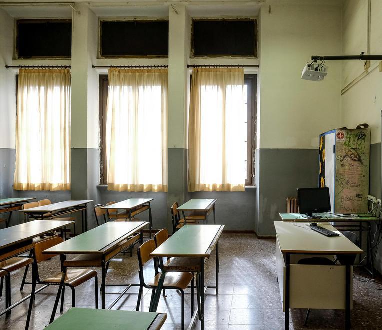Non ripetiamo gli stessi errori Basta lezioni nelle classi-pollaio 