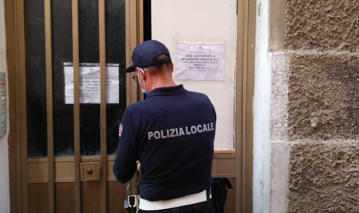Sgomberata e sequestrata una palazzina a rischio crollo