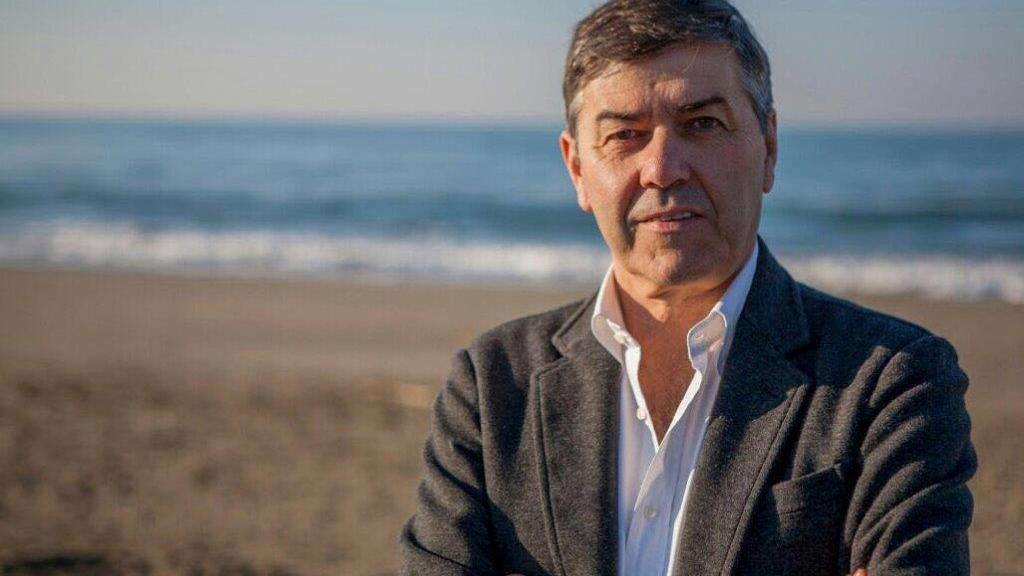 In prima linea e ora star dei social: la nuova vita del sindaco di Forte dei Marmi - Video