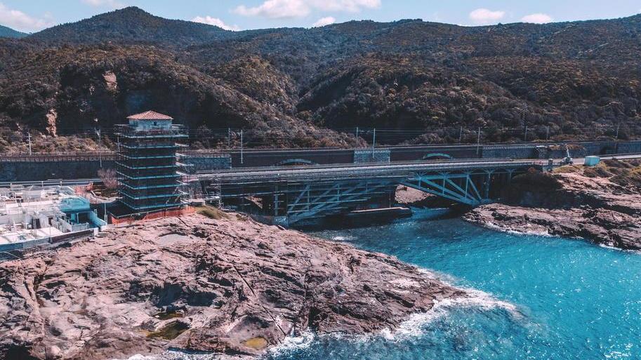 Calafuria, nell’area protetta lungo il Romito permessi il bagno e la pesca