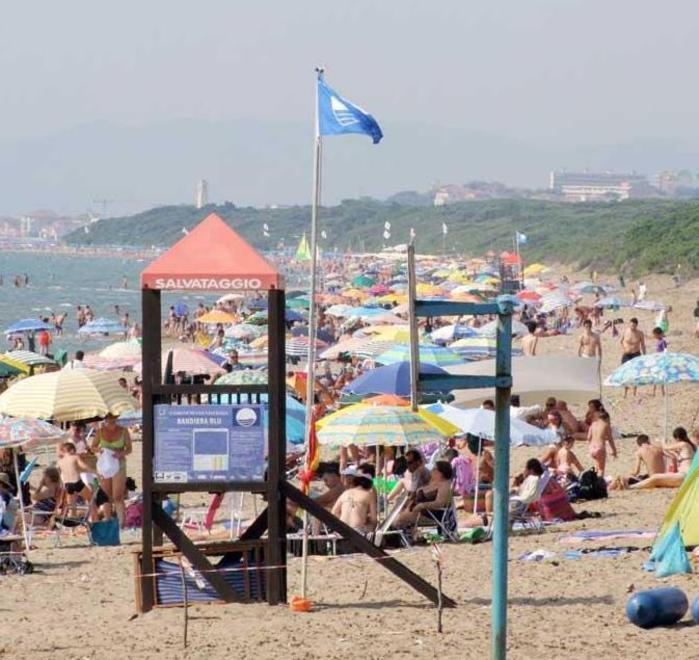 Cosimi boccia il piano spiaggia «Presenta delle gravi criticità» 
