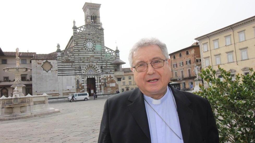Nerbini, il vescovo che non ha smesso di essere un parroco in mezzo alla gente