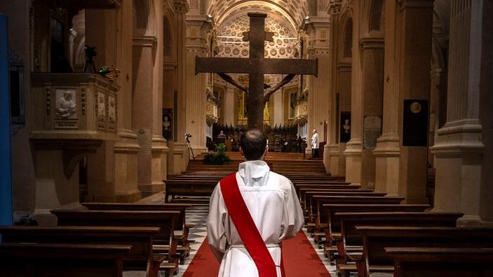 Lunedì tornano le messe nuovamente aperte ai fedeli