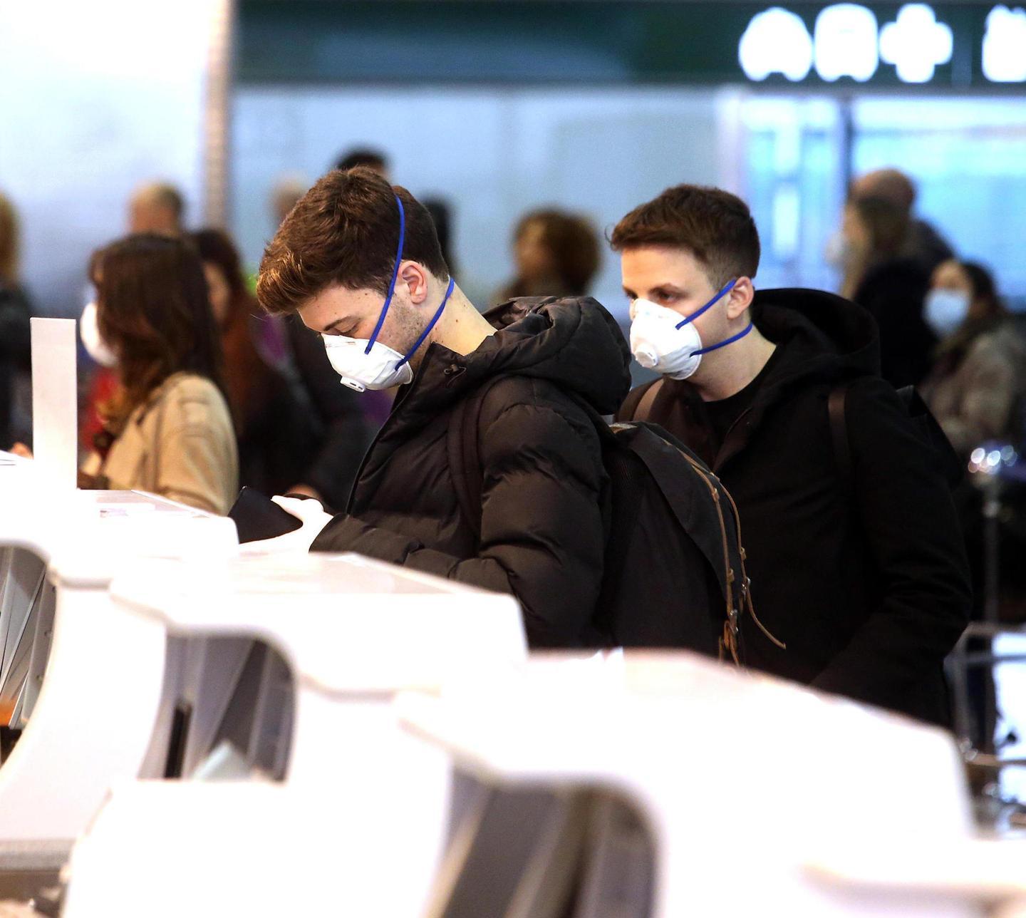 Coronavirus in Sardegna, apertura di porti e aeroporti: sì al tampone negli scali 