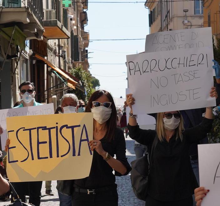 Operatori nell’incertezza sul via alle riaperture 
