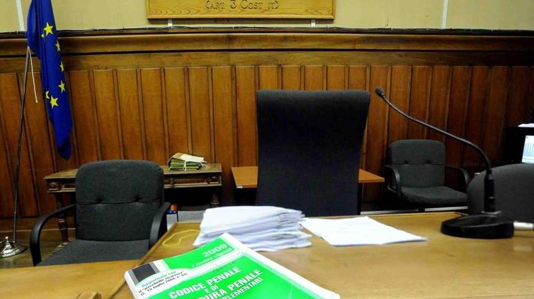 Politico condannato per atti persecutori