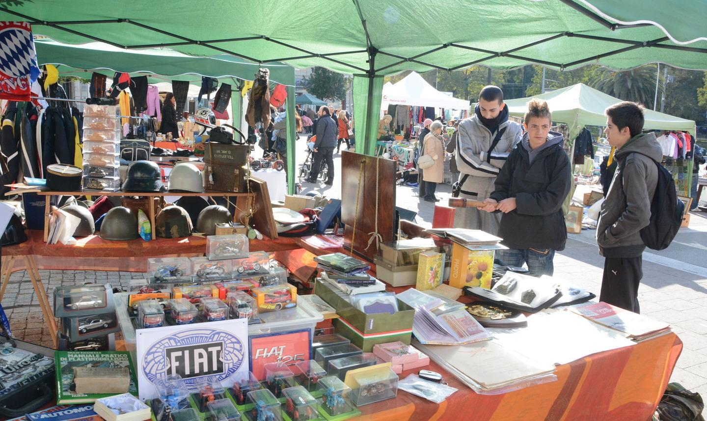 I mercatini rionali settimanali resteranno ancora chiusi