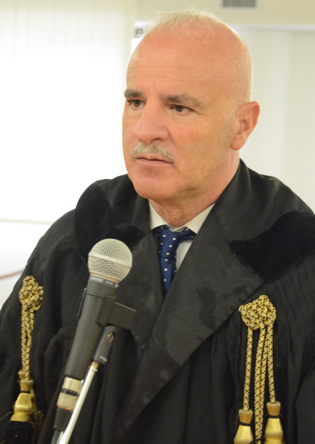 Quattro chili di cannabis innocua, assolto 