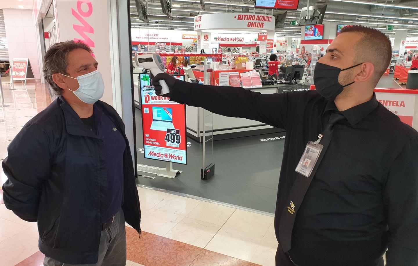 All’ingresso appare il termoscanner 