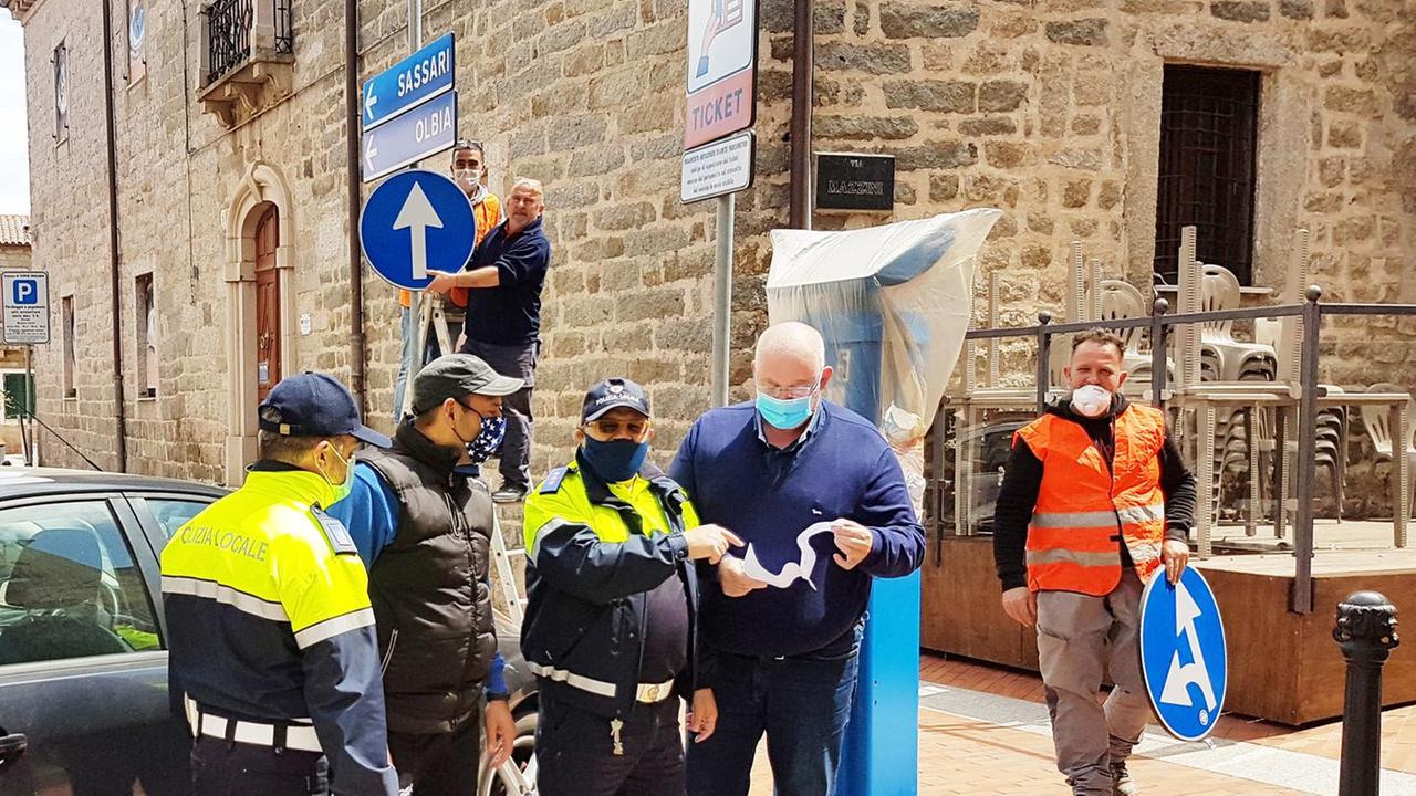 No alle auto, sì ai tavolini il centro diventa pedonale