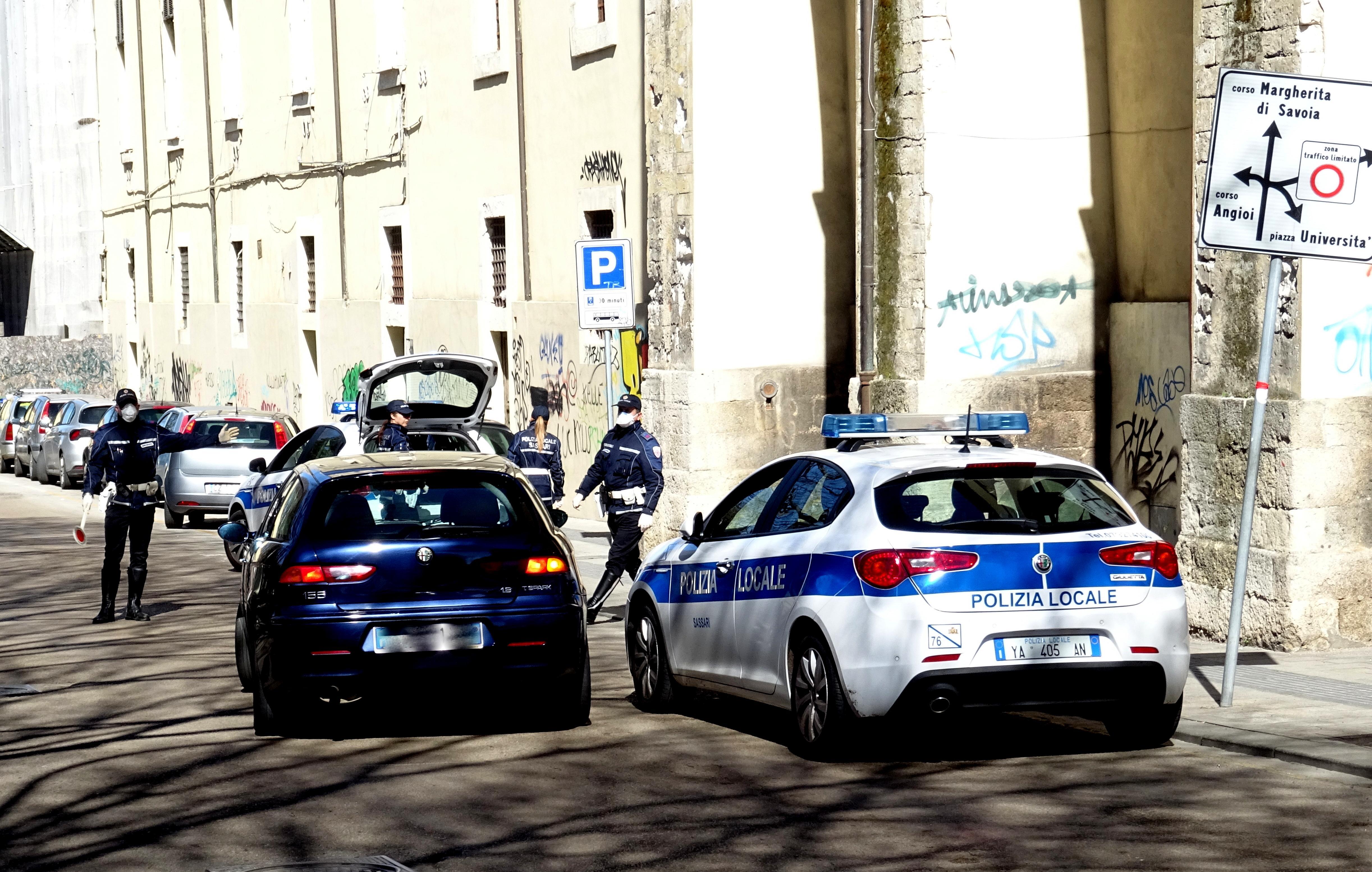 Pattuglie della polizia locale a Sassari, immagine di repertorio