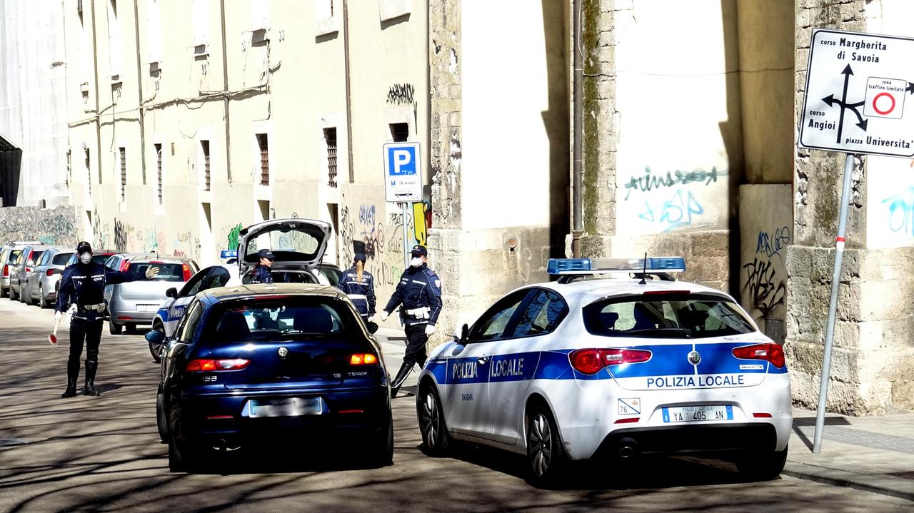 Pattuglie della polizia locale a Sassari, immagine di repertorio