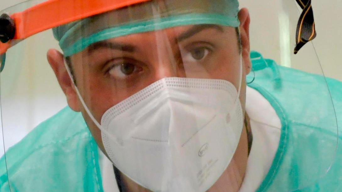 Contagi al minimo, calano i morti