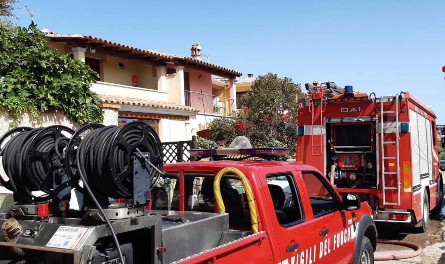 Fiamme in casa, paura a Budoni 