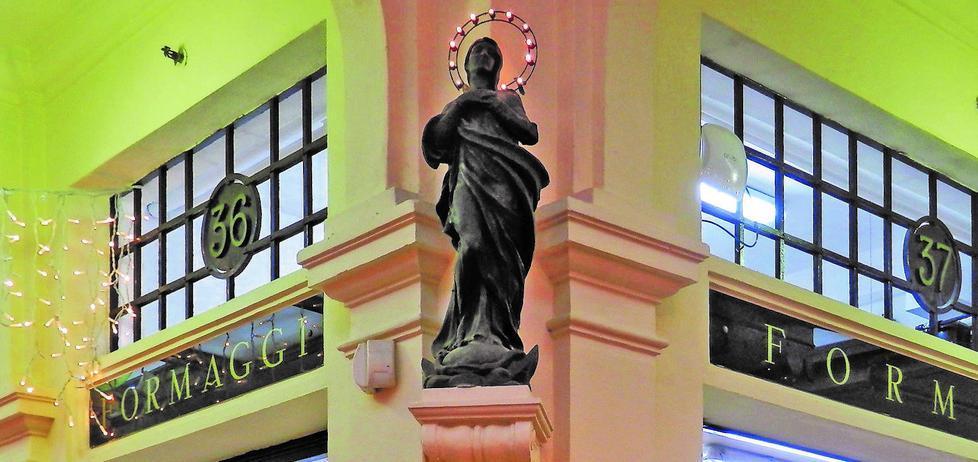 Modena La città mariana Dal Duomo al Mercato in 51 immagini il culto alla Madonna 