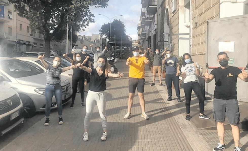 Il personale del St. Joseph di Sassari festeggia la riapertura del ristorante