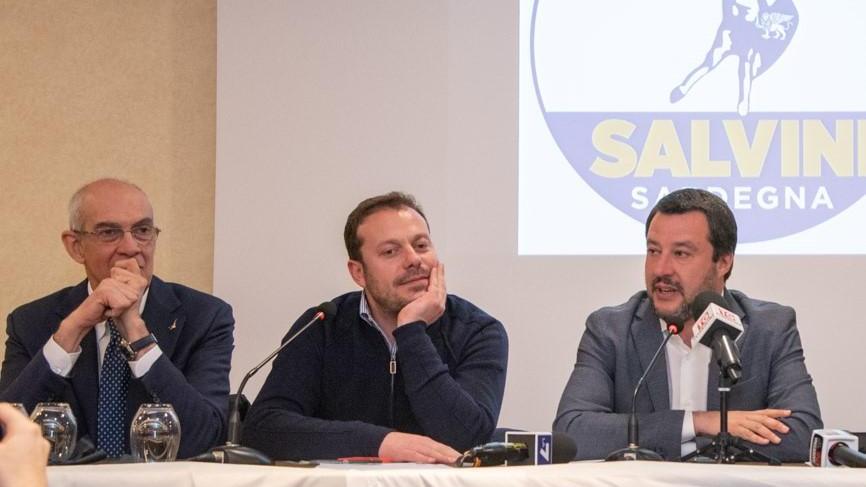 Zoffili seduto fra De Martini e Salvini
