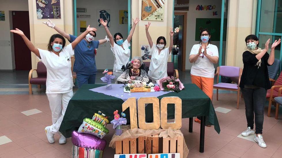 Gran festa alla Rsa “Le Lame” per i cent’anni di Antonietta
