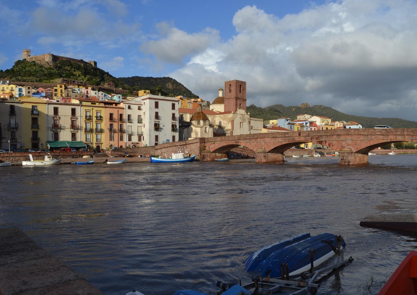 Bosa, trovato l’accordo sui banchi del Comune per gli affitti calmierati