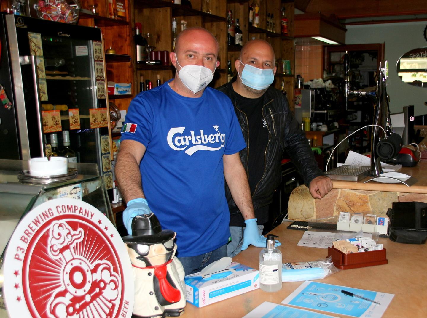 Caffè, cornetti e “gomitate” per iniziare la giornata