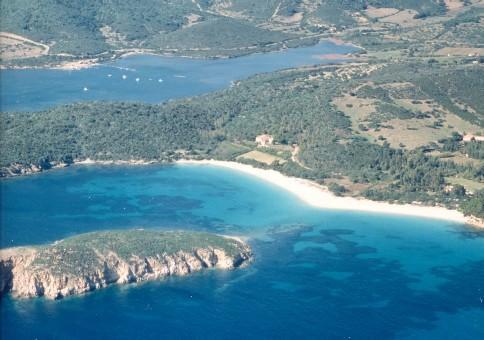 Coronavirus, numero chiuso per la spiaggia-paradiso di Tuerredda