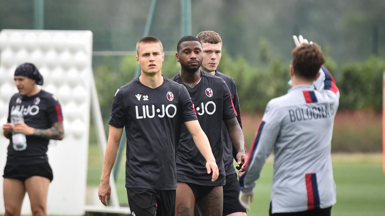 La Figc: "Avanti Serie A, B e C". In caso di sospensione subito i playoff. Stop ai dilettanti. Grosseto e Lucchese quasi promosse
