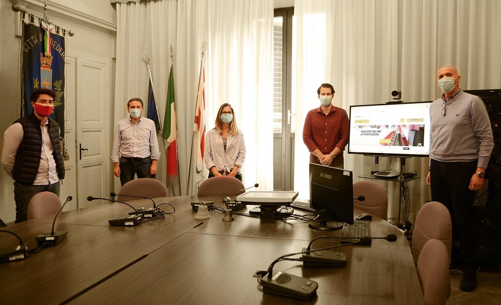 La presentazione dell'iniziativa per incentivare il commercio a Pontedera
