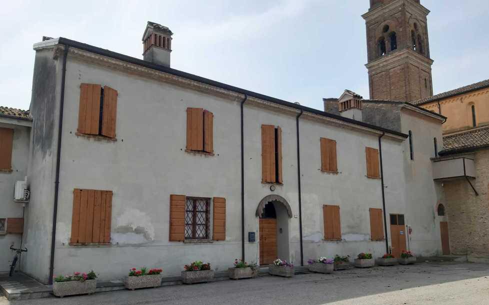 Pieve di Guastalla, troppe tensioni su don Nildo: scatta la “protezione” dei carabinieri 